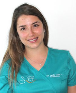 Dra.-Camila-Alcaide-clinica-sies Dra.-Camila-Alcaide-clinica-sies